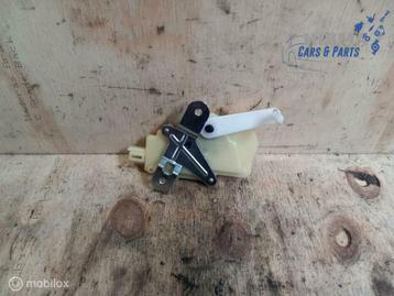 Toyota Yaris I Vergrendelingsmotor Kofferklep 031031 99 - 05 beschikbaar voor biedingen