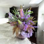 Zijden bloemstuk opgemaakt in lila kleurige vaas, Binnen, Nieuw, Ophalen of Verzenden, Fransidzesflowercreations