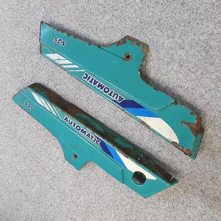 Zijkappen Tomos metaal / ijzer onderdelen zijkap, Fietsen en Brommers, Brommeronderdelen | Algemeen, Gebruikt, Kap, Ophalen of Verzenden