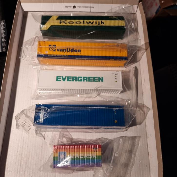CONHTAINERS 20'40'45'fts 1:87-H0 + DAF, Hobby en Vrije tijd, Modeltreinen | H0, Zo goed als nieuw, Gelijkstroom of Wisselstroom