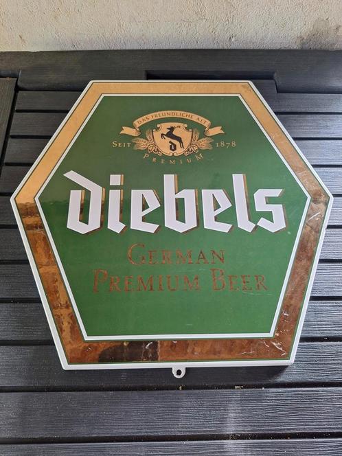 Emaille bier reclamebord Diebels Alt German premium beer, Verzamelen, Biermerken, Gebruikt, Reclamebord, Plaat of Schild, Overige merken