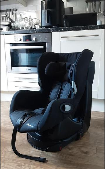 Set van 2 stuks Maxi cosi Axiss rood en zwart 120,-  beschikbaar voor biedingen