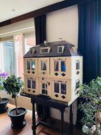 Antieke poppen huis, Verzamelen, Poppenhuizen en Toebehoren, Ophalen, Zo goed als nieuw, Poppenhuis