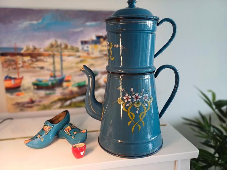 Blauwe Franse hotelkoffiepot met motief, Antiek en Kunst, Antiek | Emaille, Ophalen of Verzenden