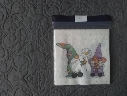 Papieren lunch servetten met gnomes, Hobby en Vrije tijd, Knutselen, Nieuw, Materiaal, Ophalen