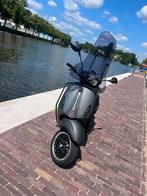 Vespa sprint 2015 zo goed als nieuw., Fietsen en Brommers, Ophalen of Verzenden, Zo goed als nieuw, Benzine