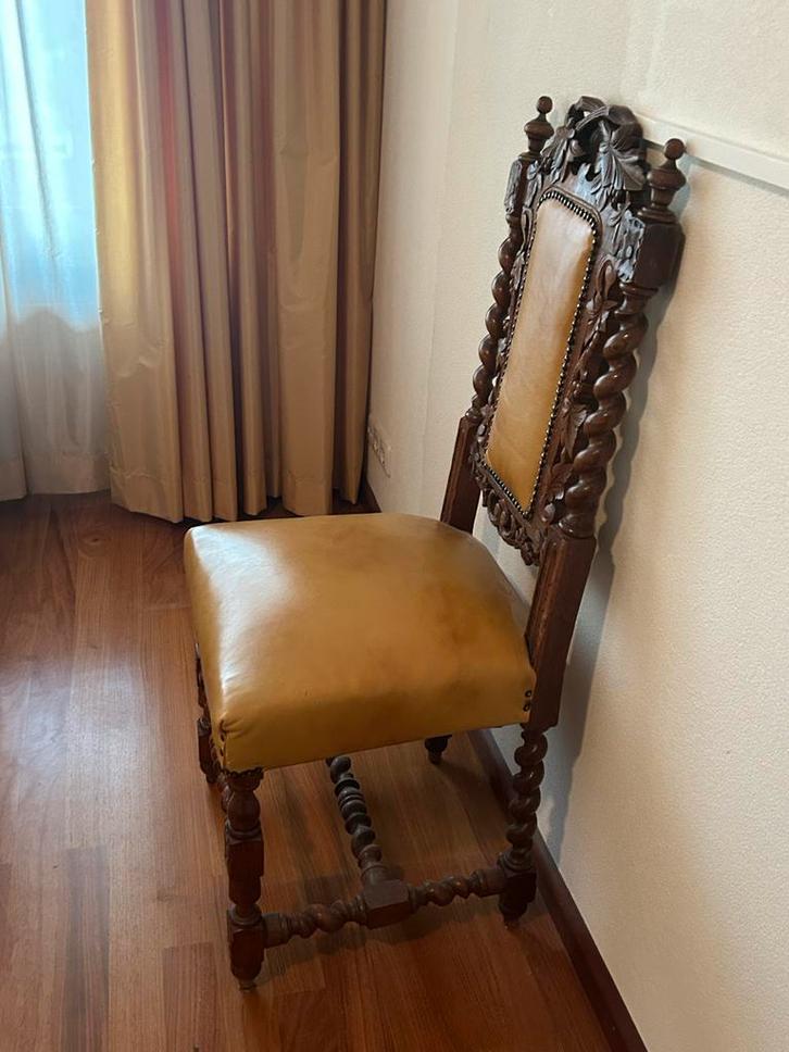 Antieke Stoel met Houtsnijwerk, Antiek en Kunst, Antiek | Meubels | Stoelen en Banken, Ophalen