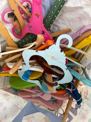 Zak vol Kinderhangers - Diverse Soorten beschikbaar voor biedingen
