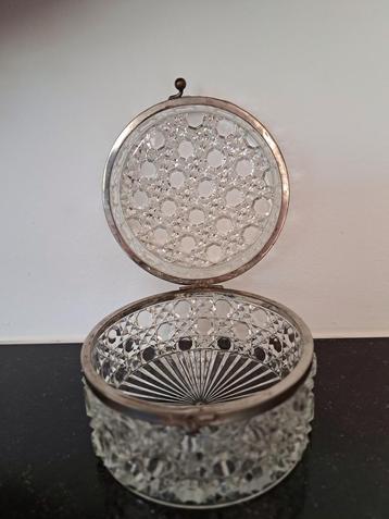 Vintage Sieraden of poederdoos, Kristal met metal beschikbaar voor biedingen