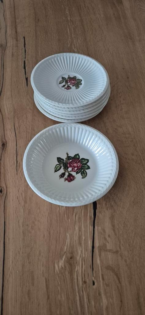 6 kleine bordjes en 1 schaaltje Moss Rose Wedgewood, Antiek en Kunst, Antiek | Servies los, Ophalen of Verzenden