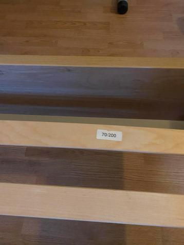 Bed 140x200, breed, zonder matras beschikbaar voor biedingen