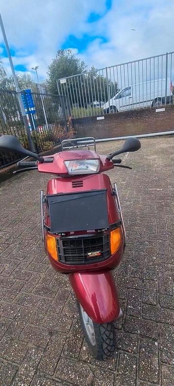 Piaggio Skr voorkap beugel inc kist beschikbaar voor biedingen