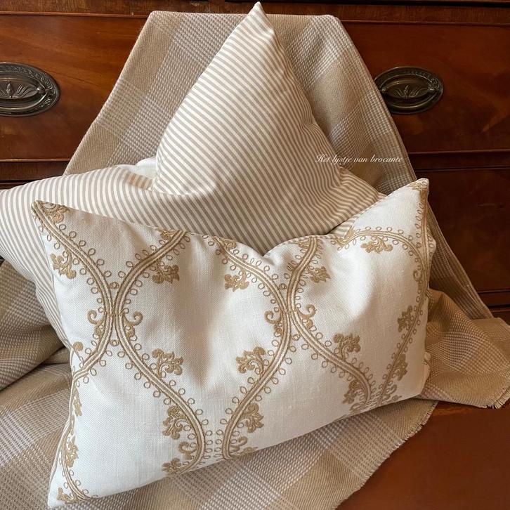 Engelse SET kussens linnen Trellis/Stripe Biscuit, Huis en Inrichting, Woonaccessoires | Kussens, Nieuw, Overige kleuren, Rechthoekig