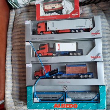 CONHTAINER MET TRUCKS EN LOS !! beschikbaar voor biedingen
