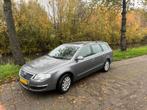 Volkswagen Passat 2.0 FSI 110KW Variant 2006 Grijs, Auto's, Volkswagen, Voorwielaandrijving, 4 cilinders, 1984 cc, Origineel Nederlands
