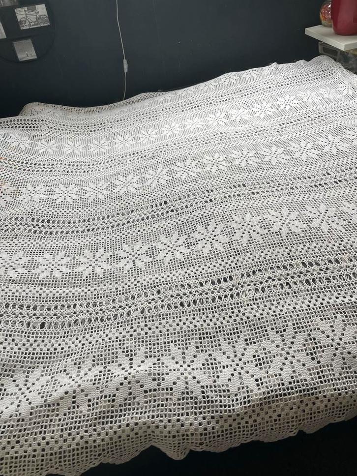 Gehaakte Sprei 2-persoons - Oma's Tijd, Huis en Inrichting, Stoffering | Tapijten en Kleden, Gebruikt, 150 tot 200 cm, 200 cm of meer