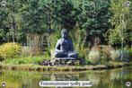 Tuinposter-Schuttingposter Buddha in Tuin 120x80 cm (bxh), Tuin en Terras, Tuinwanddecoratie, Verzenden, Nieuw, Good Smiling, Info@goodsmiling.com