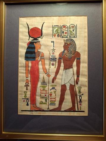Egyptische mythologische figuren handgeschilderd op papyrus beschikbaar voor biedingen