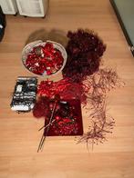 Mand met kerstballen, versieringen  lampjes enz, Diversen, Kerst, Ophalen