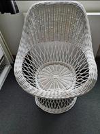 Witte rotan stoel, Huis en Inrichting, Stoelen, Ophalen, Gebruikt, Wit, Riet of Rotan