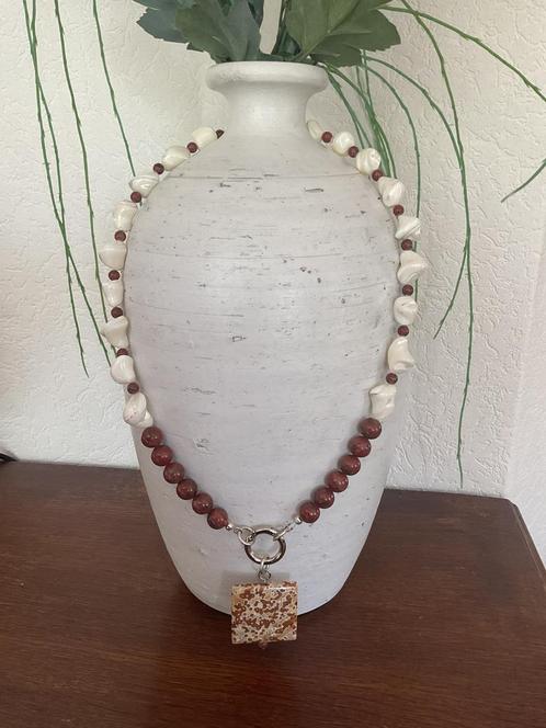 Lange ketting met parelmoer en jaspis kralen, jaspis hanger, Sieraden, Tassen en Uiterlijk, Kettingen, Nieuw, Steen of Mineraal