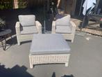 Stoelen met hocker/tafel en kussen en glasplaat, 2 zitplaatsen, Kunststof, Hocker, Ophalen of Verzenden