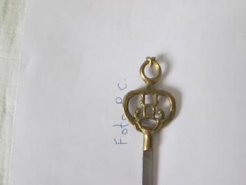 Café-restaurant National Venlo pin met logo beschikbaar voor biedingen