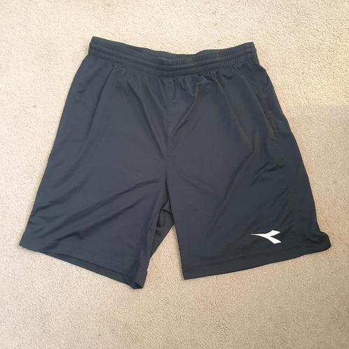 Kort sport broekje Speedo, Kleding | Heren, Sportkleding, Zo goed als nieuw, Voetbal, Maat 52/54 (L), Zwart, Ophalen of Verzenden