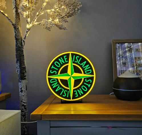 Stone island lamp, Verzamelen, Merken en Reclamevoorwerpen, Zo goed als nieuw, Lichtbak of (neon) lamp, Ophalen of Verzenden