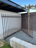 Spijlenhekwerk totaal ongeveer 5 meter breed, Tuin en Terras, Tuinhekken en Hekwerk, Ophalen, Zo goed als nieuw, IJzer