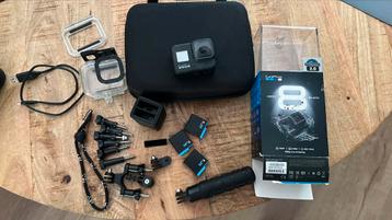 GoPro hero 8 incl 3 batterijen, batterijlader, dive housing beschikbaar voor biedingen