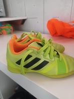 Voetbalschoenen maat 28, Maat XS of kleiner, Ophalen of Verzenden, Zo goed als nieuw, Schoenen