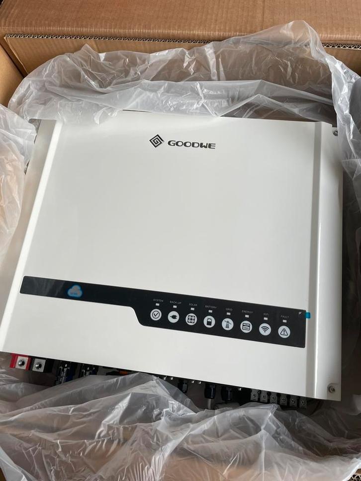 GoodWe 5 kW Hybride Omvormer + Ac-opslag 14,4 kWh–Complete, Doe-het-zelf en Verbouw, Zonnepanelen en Toebehoren, Nieuw, Compleet systeem