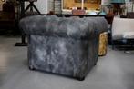 Stoere Chesterfield stijl fauteuil grijs geschuurd leerlook, Ophalen, Zo goed als nieuw, 100 tot 125 cm, Leer