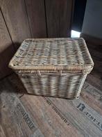 Mooie grote rotan mand .50cm br/40cm d/40cm h, Huis en Inrichting, Woonaccessoires | Schalen en Manden, Ophalen, Zo goed als nieuw
