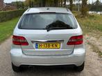Mercedes-Benz B-klasse 180 BlueEFFICIENCY|Airco|Bluetooth|Ra, Auto's, Mercedes-Benz, Voorwielaandrijving, Euro 5, Gebruikt, 4 cilinders