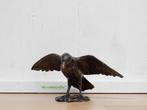 038* Bronzen vogel vliegend gr.(Boven €75geen verzendkosten), Ophalen of Verzenden, Nieuw, Overige materialen, Dierenbeeld