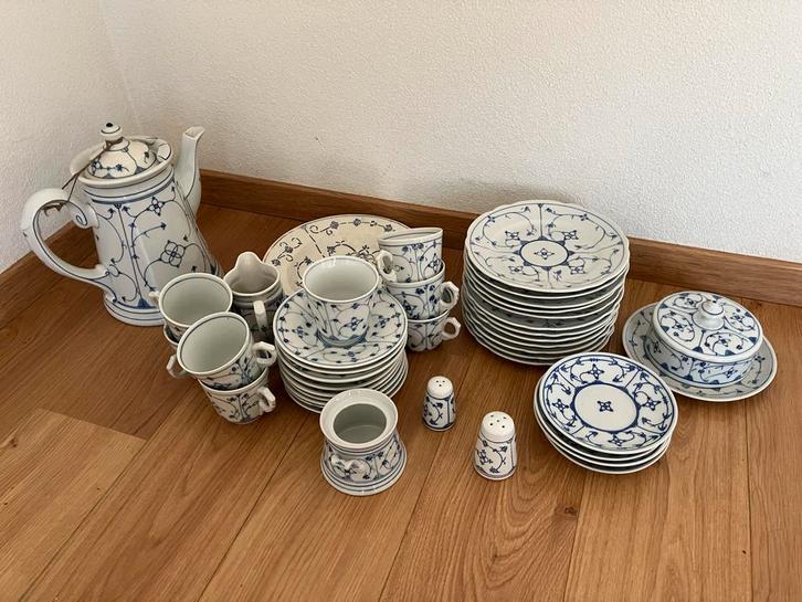 Grote partij Saksisch blauw servies (meeste van Jäger), Antiek en Kunst, Antiek | Servies compleet, Ophalen of Verzenden