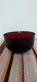 Vintage Grote schaal of kom van Arcoroc Sierra, rood., Huis en Inrichting, Keuken | Servies, Ophalen of Verzenden, Overige stijlen