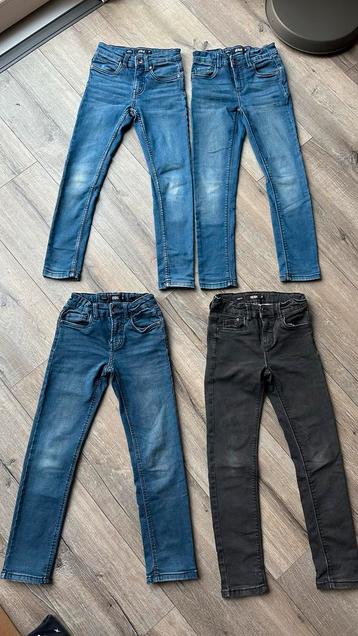4 x jeans Ter stal maat 140 skinny jeans / slim fit jeans beschikbaar voor biedingen