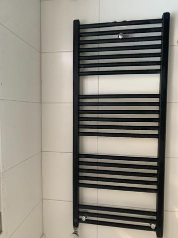 Mat zwarte design radiator, thermostaatknop 120x50 cm beschikbaar voor biedingen