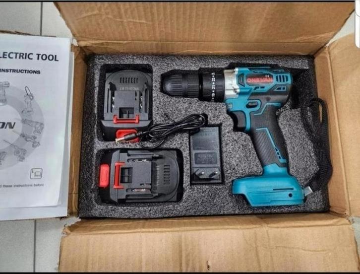 Elektrische accuboormachine twee accu's en opladen €100,00, Doe-het-zelf en Verbouw, Gereedschap | Boormachines, Nieuw, Ophalen of Verzenden