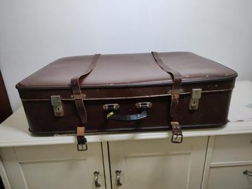K466 VINTAGE jaren 60 koffer van geperst karton beschikbaar voor biedingen
