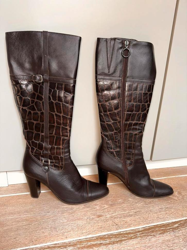 Dames laarzen Pepe Castell met hak, bruin leder, maat 39, Kleding | Dames, Schoenen, Zo goed als nieuw, Hoge laarzen, Bruin, Ophalen of Verzenden