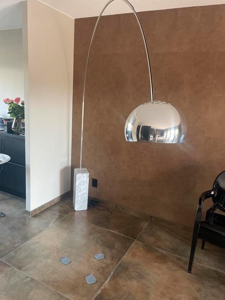 Flos Arco Booglamp - Design Klassieker, Huis en Inrichting, Lampen | Vloerlampen, Gebruikt, 200 cm of meer, Metaal, Ophalen of Verzenden