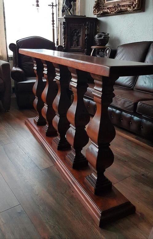 Antiek zware gesneden massief houten, Antiek en Kunst, Antiek | Meubels | Tafels, Ophalen of Verzenden