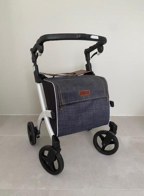 EXCLUSIEVE ROLLATOR, Diversen, Rollators, Zo goed als nieuw, Lichtgewicht, Opvouwbaar, Ophalen