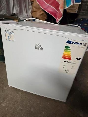 Koelvries kast mini wit beschikbaar voor biedingen