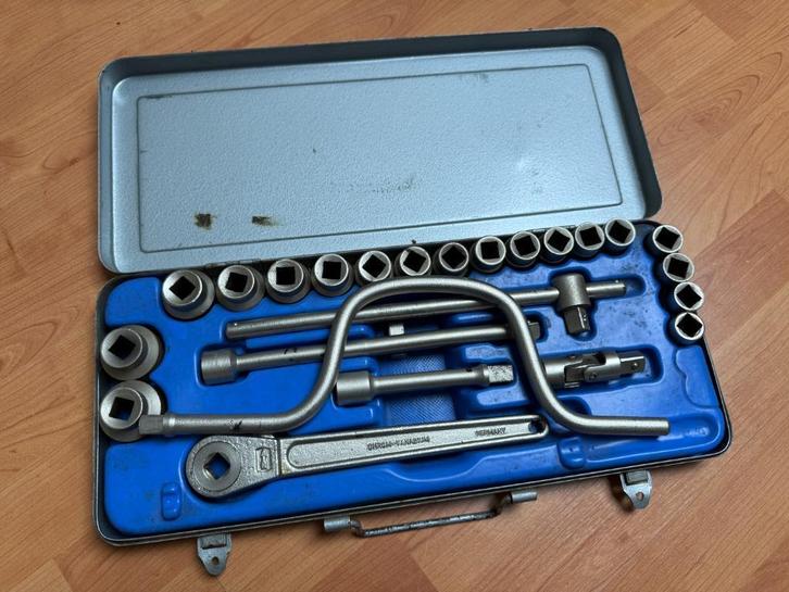 Doppen sleutel set in metalen kist | in uitstekende staat, Doe-het-zelf en Verbouw, Gereedschap | Handgereedschap, Gebruikt, Ophalen of Verzenden
