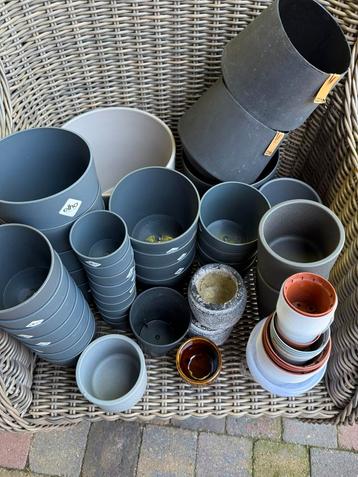 Binnen bloempotten nieuw en kort gebruikte voor wendy beschikbaar voor biedingen